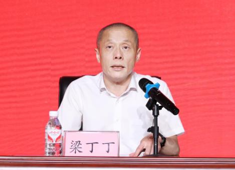 梁丁丁簡歷：桂林信息科技學(xué)院校長梁丁丁，曾任賀州學(xué)院黨委書記、桂林電子科技大學(xué)黨委副書記、北海副市長